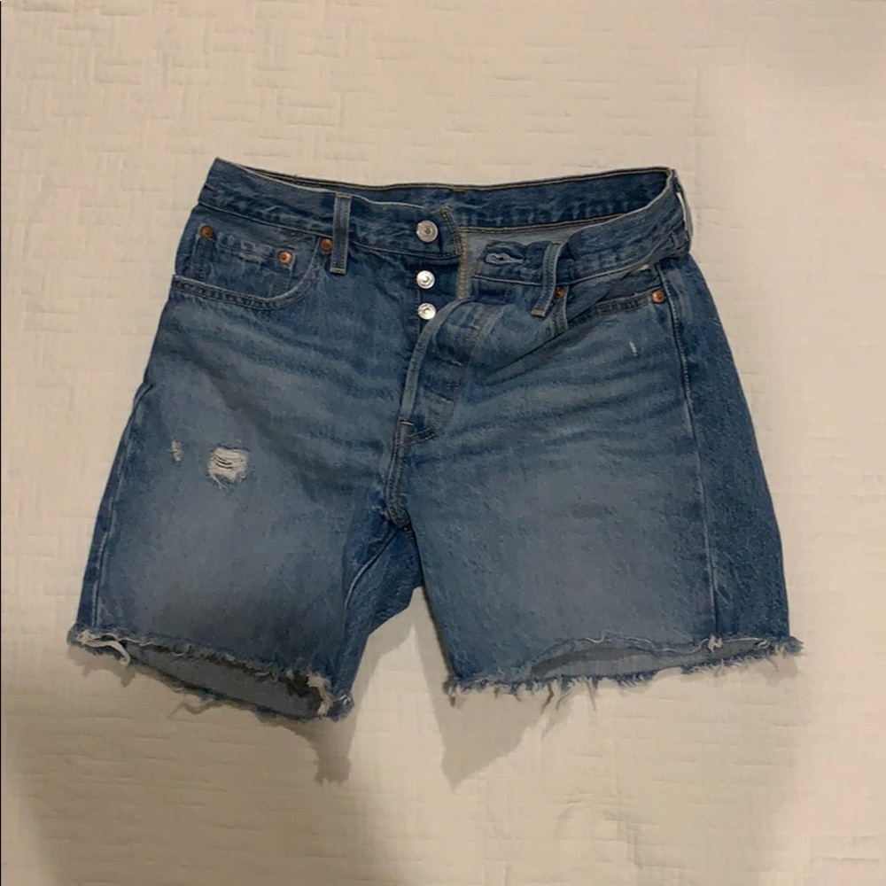 Levi thigh length shorts